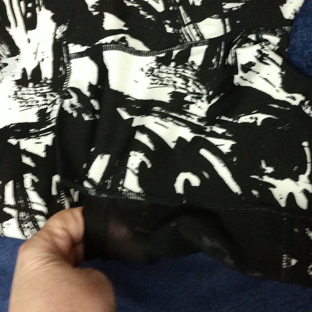 Nicole Miller Sport Leggings Black White Graffiti Print Mesh Calves Small - Picture 12 of 13
